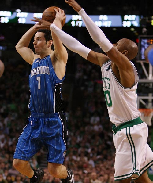 利兹便以两 利兹便以两